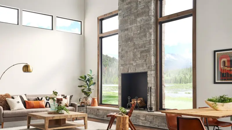Floor-to-ceiling fireplace in Cut Coarse Stone, Cannonade